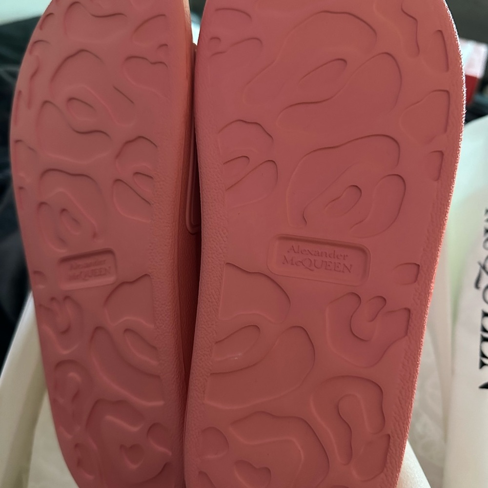*AUTHENTIC* NEW IN BOX